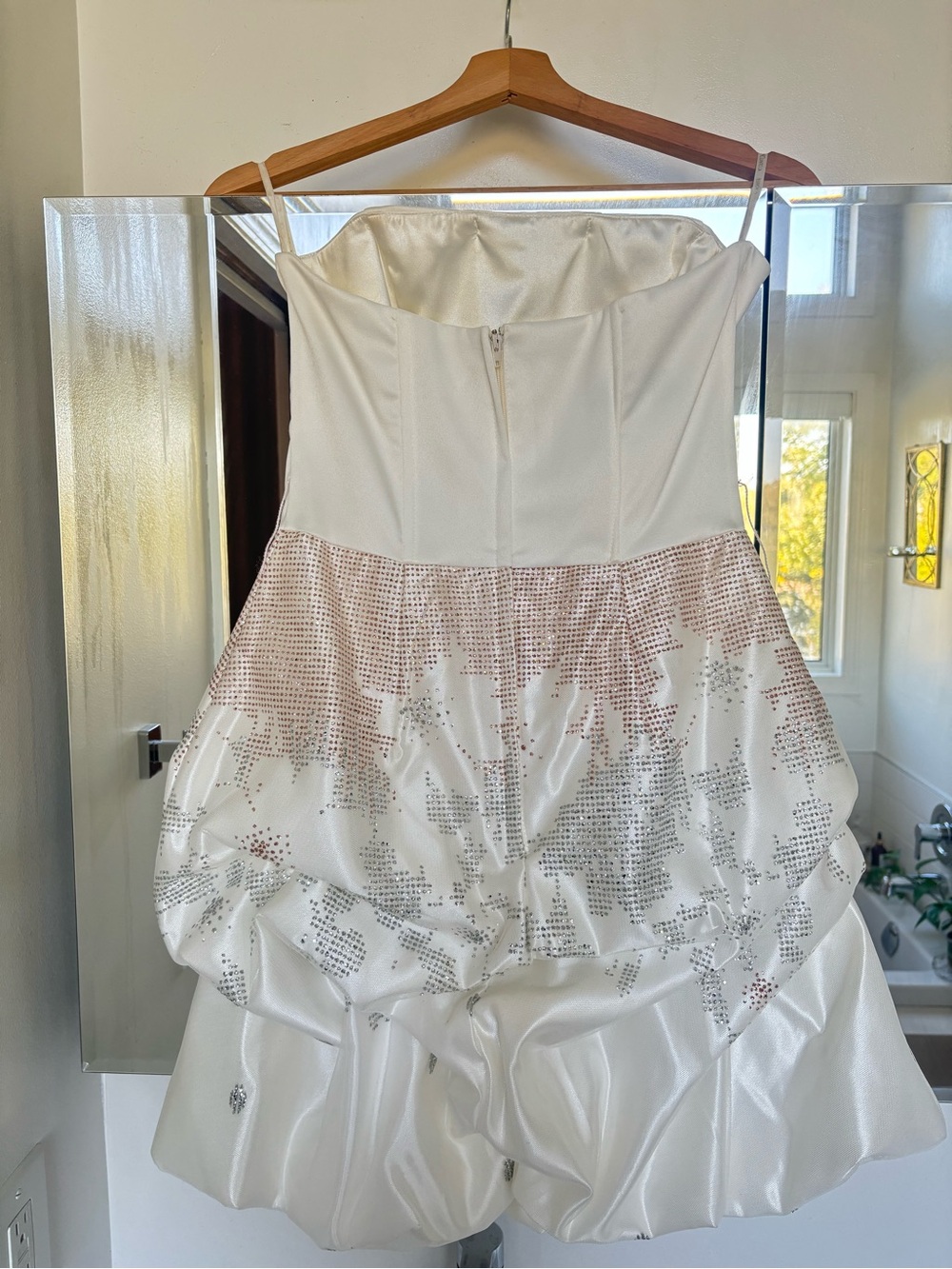 Jessica McClintock White Sequin Bubble Hem Formal Dress